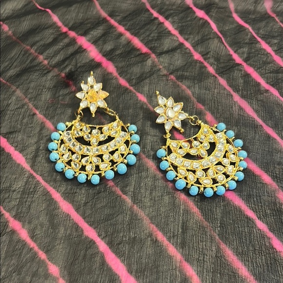 NEW Indian Saree Wedding Guest Gift Set Includes Bangles, Earrings & Gift Bag. - Picture 4 of 5